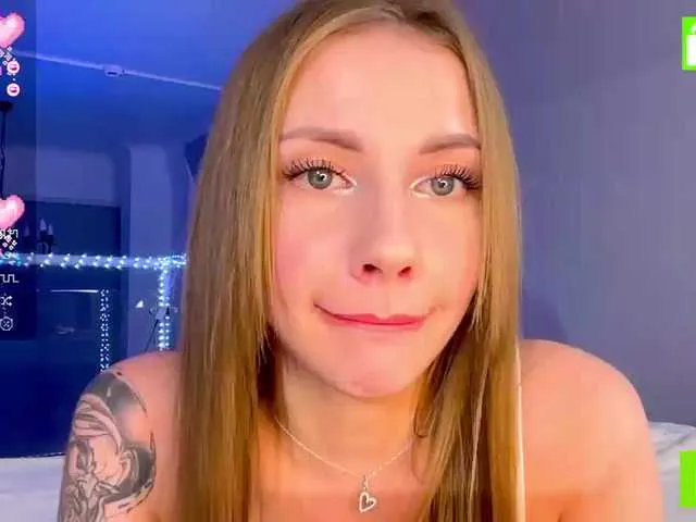 Live sex webcam photo for ExtraCheeseLovesVikki #276757204