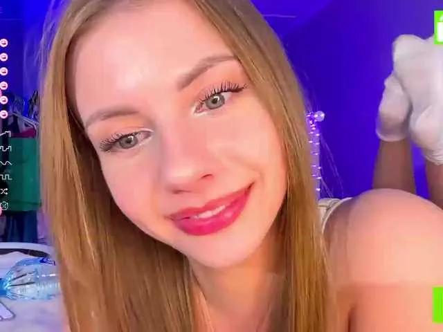 Live sex webcam photo for ExtraCheeseLovesVikki #276759730