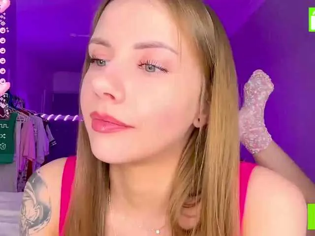 Live sex webcam photo for ExtraCheeseLovesVikki #276932407