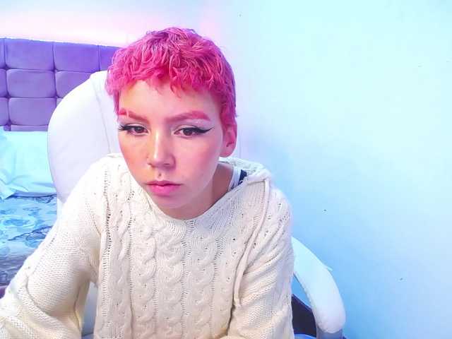 Live sex webcam photo for Eyraa #272936695