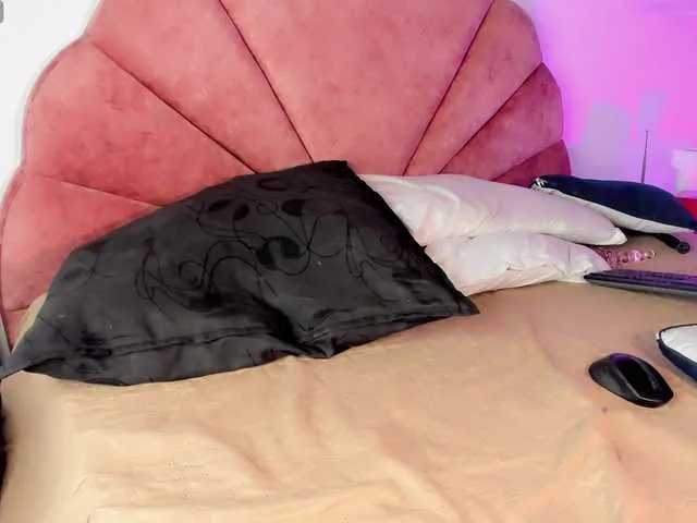 Live sex webcam photo for Ezraa1- #276867789