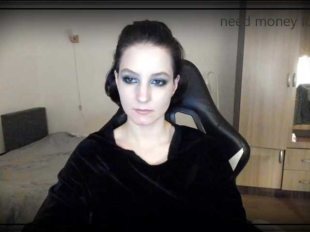 Live sex webcam photo for F1t-girl-number-0ne #290711875