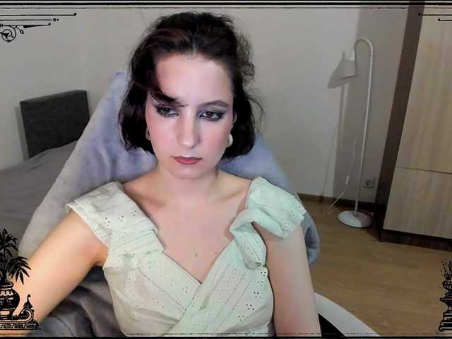 Live sex webcam photo for F1t-girl-number-0ne #290774446