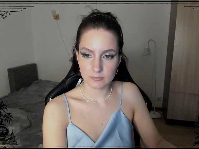 Live sex webcam photo for F1t-girl-number-0ne #290794523