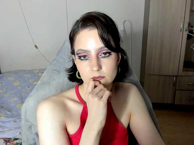 Live sex webcam photo for F1t-girl-number-0ne #290849116