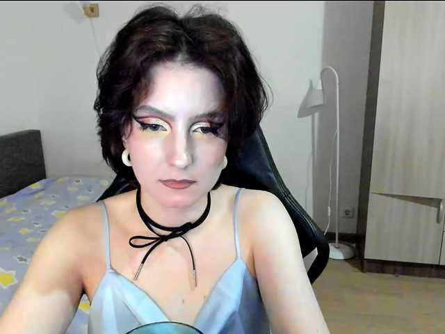 Live sex webcam photo for F1t-girl-number-0ne #290871061