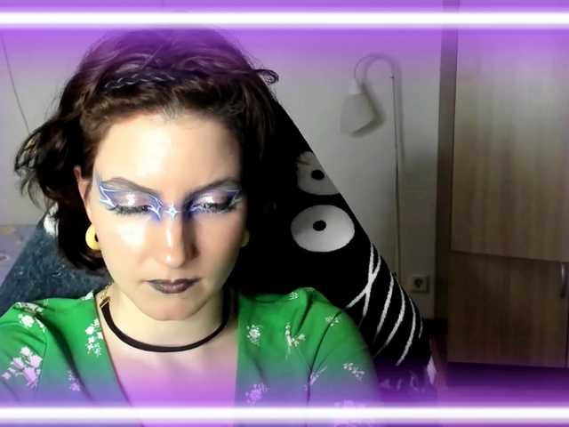 Live sex webcam photo for F1t-girl-number-0ne #290904628
