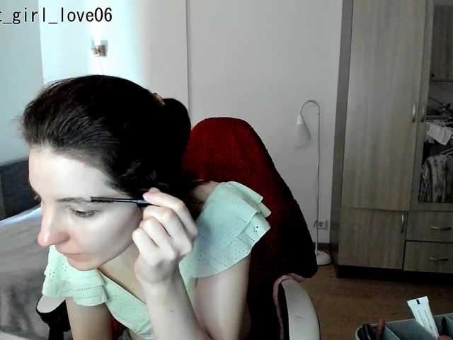 Live sex webcam photo for F1t-girl-number-0ne #290944046