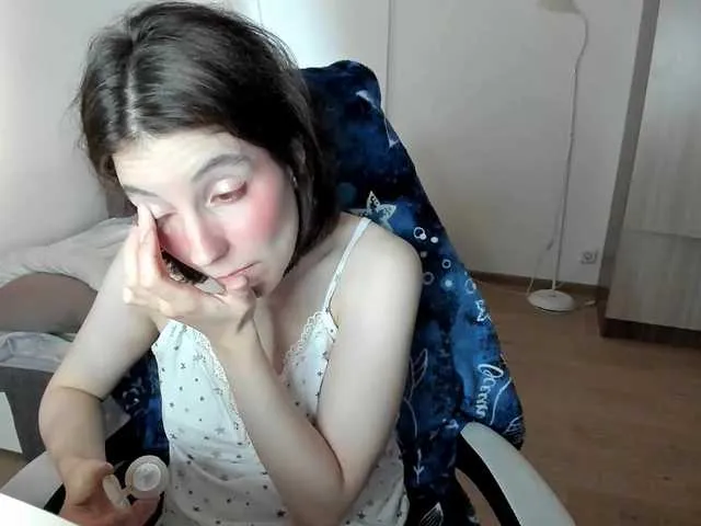 Live sex webcam photo for F1t-girl-number-0ne #291152635