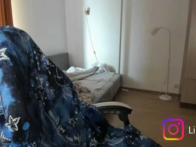 Live sex webcam photo for F1t-girl-number-0ne #291191909
