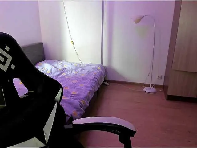 Live sex webcam photo for F1t-girl-number-0ne #291285603