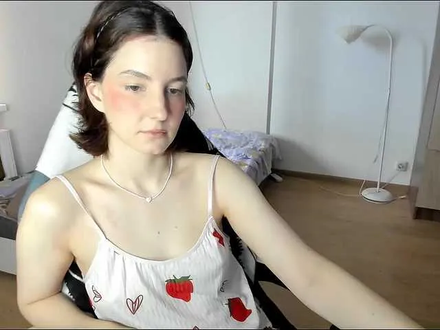 Live sex webcam photo for F1t-girl-number-0ne #291307141