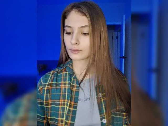 Live sex webcam photo for FOX69LOVE #290339356