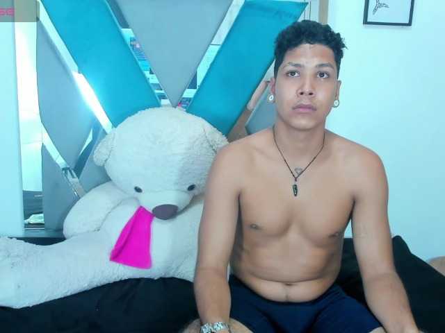 Live sex webcam photo for Fabian-Fabiana #290880116