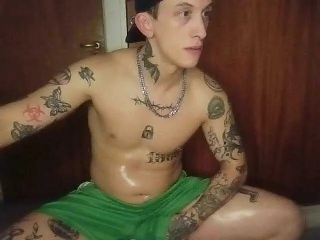 Live sex webcam photo for FakkaKaine #291311575