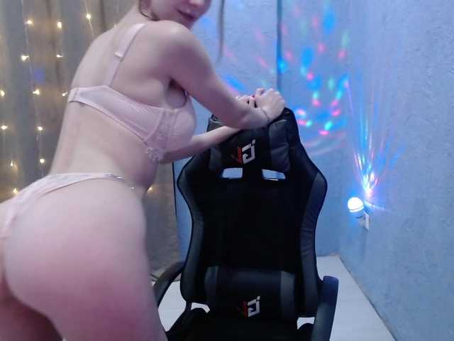 Live sex webcam photo for FalconFamily #290591237