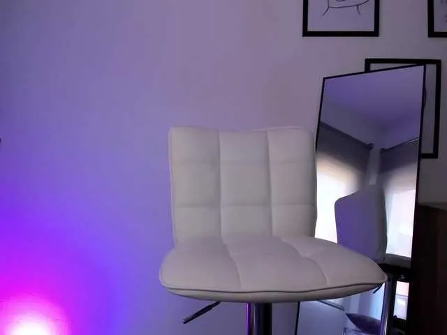 Live sex webcam photo for FallenAngel30 #290750457