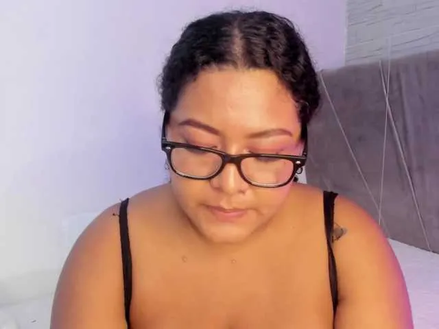Live sex webcam photo for Fallon-1 #291264097