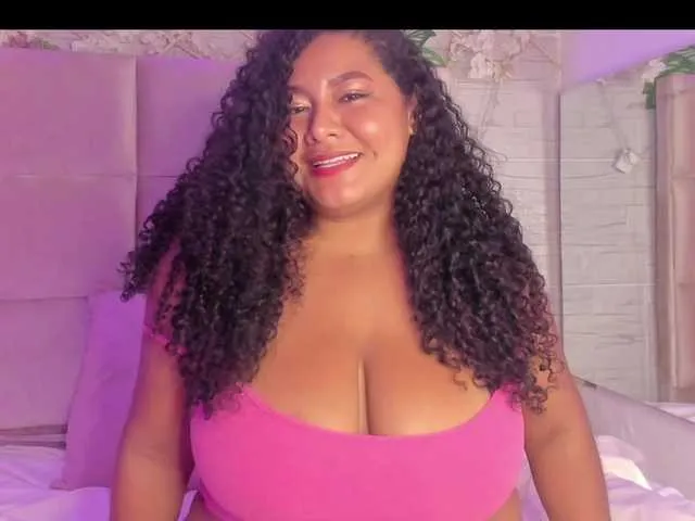 Live sex webcam photo for Fallon-1 #291343209