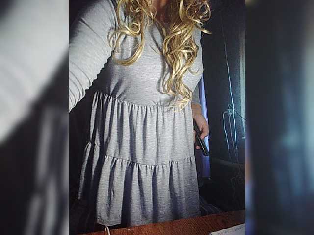 Live sex webcam photo for FameLara #288065415