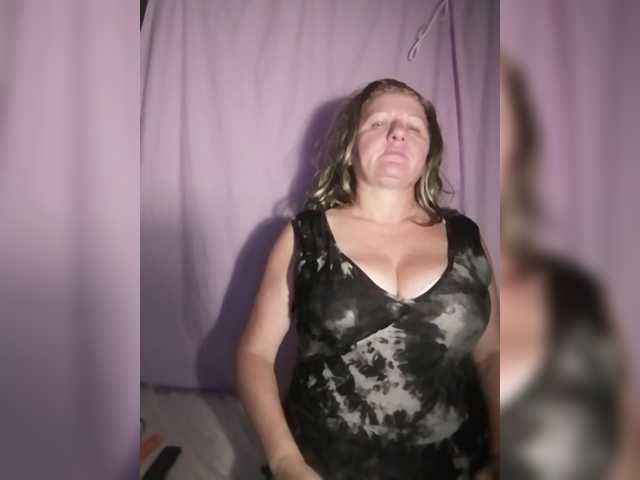 Live sex webcam photo for FameLara #288065432