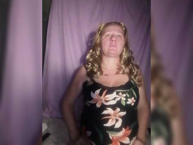 Live sex webcam photo for FameLara #288065440