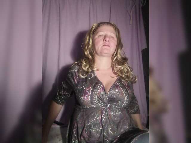 Live sex webcam photo for FameLara #288065445