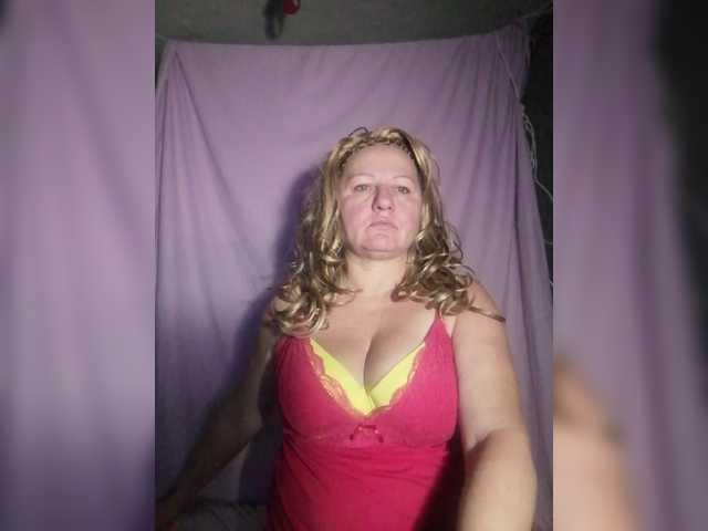 Live sex webcam photo for FameLara #288065447