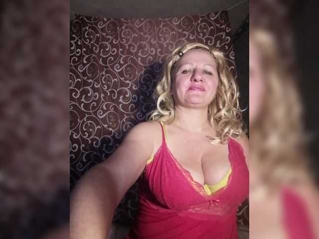 Live sex webcam photo for FameLara #288065457