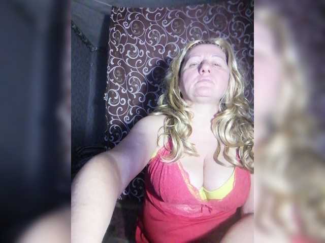 Live sex webcam photo for FameLara #288065461