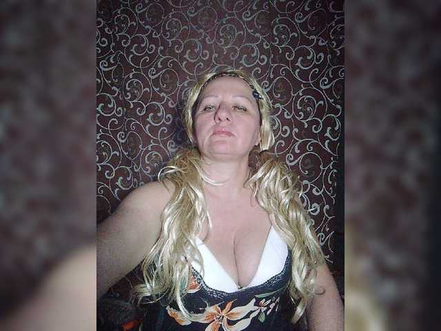 Live sex webcam photo for FameLara #288065478