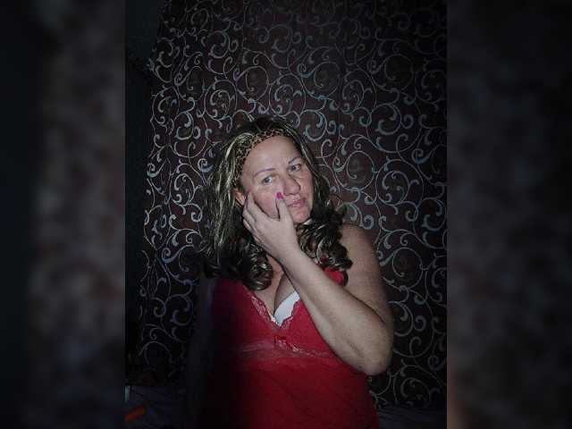 Live sex webcam photo for FameLara #288065486