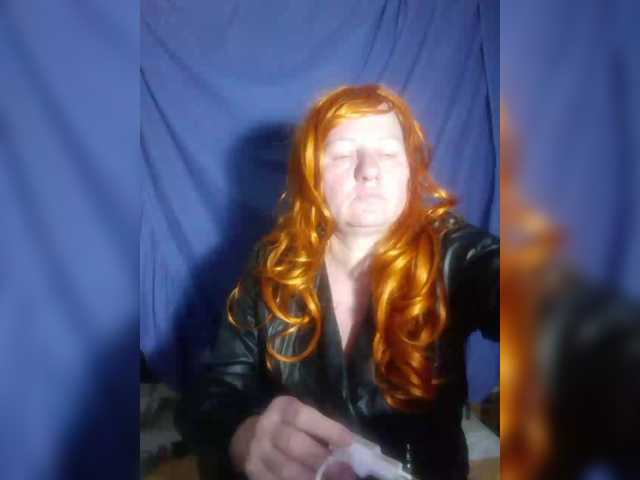 Live sex webcam photo for FameLara #290954399