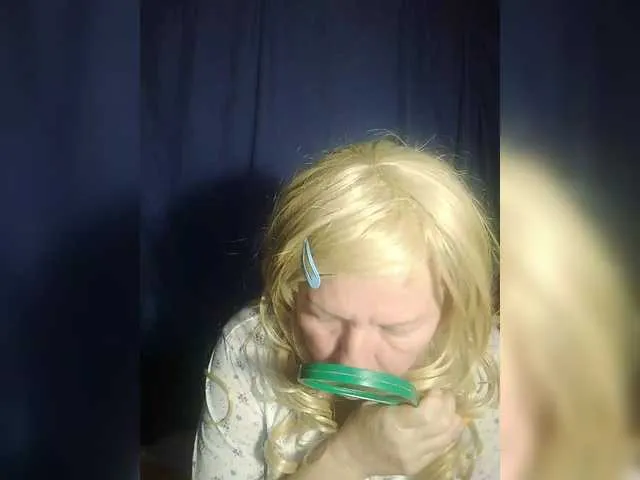 Live sex webcam photo for FameLara #291275951