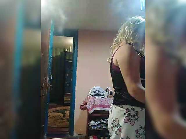 Live sex webcam photo for FameLara #291737204