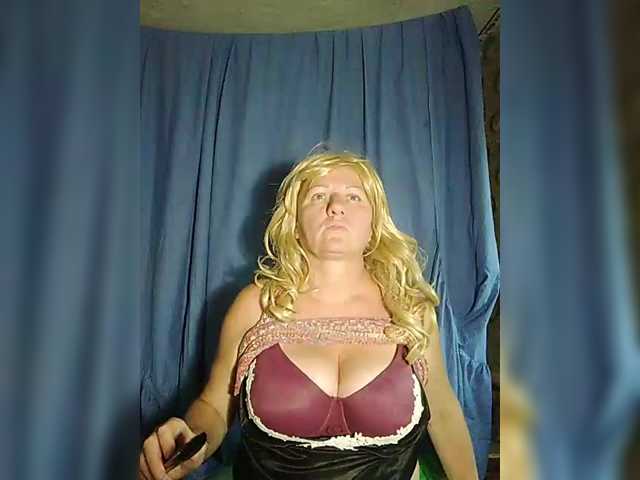 Live sex webcam photo for FameLara #291776411