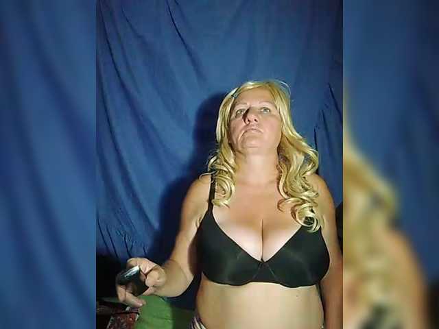 Live sex webcam photo for FameLara #291849191