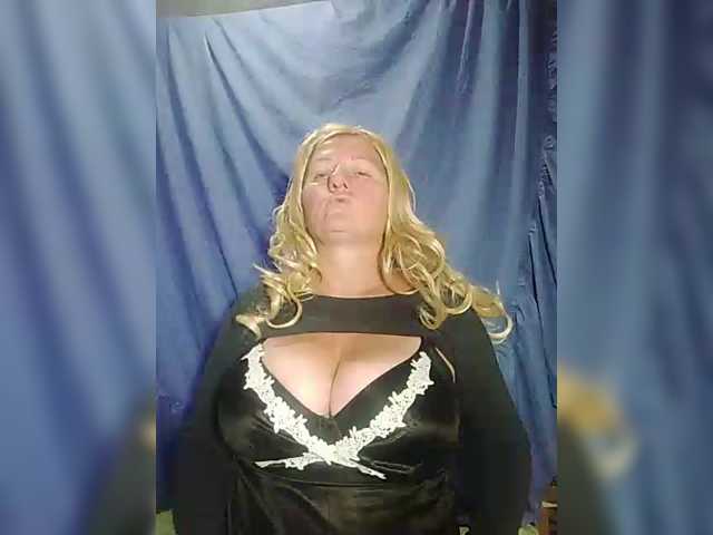 Live sex webcam photo for FameLara #291884554