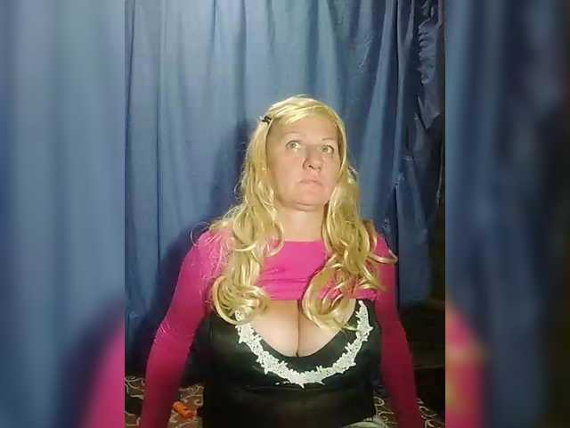 Live sex webcam photo for FameLara #291923150