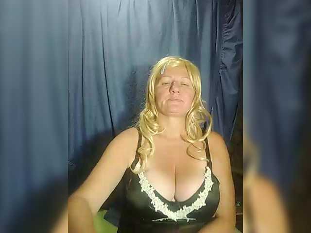 Live sex webcam photo for FameLara #291952070