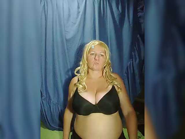 Live sex webcam photo for FameLara #291977752