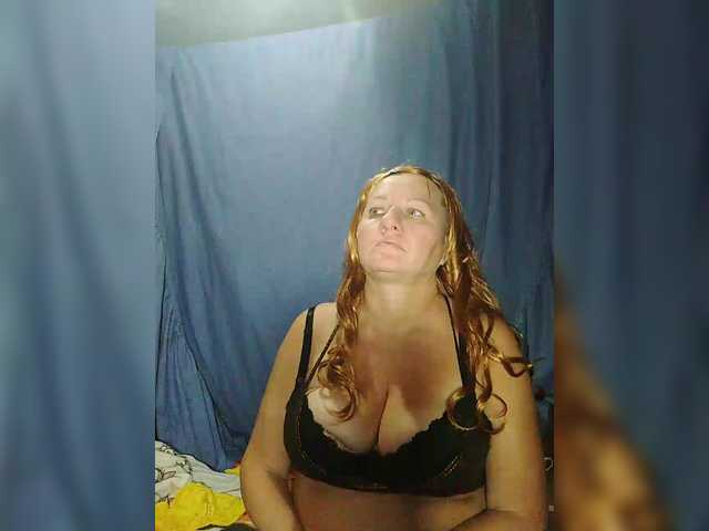 Live sex webcam photo for FameLara #292204176