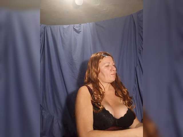 Live sex webcam photo for FameLara #292246389