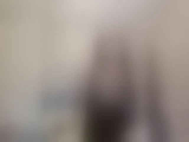 Live sex webcam photo for FameLara #294011913