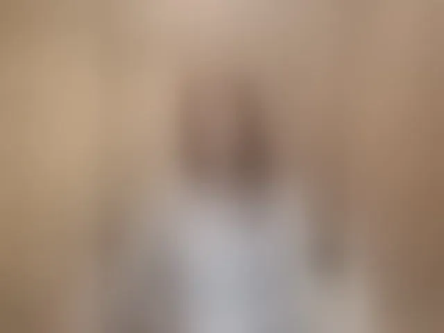 Live sex webcam photo for FameLara #294033771