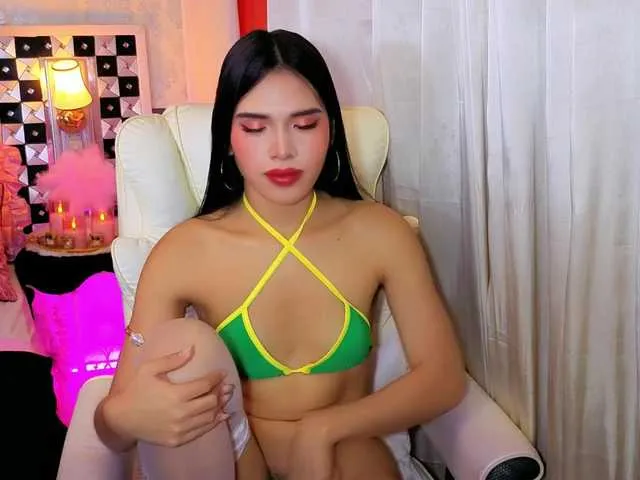 Live sex webcam photo for FantasiaBlooms #293806072
