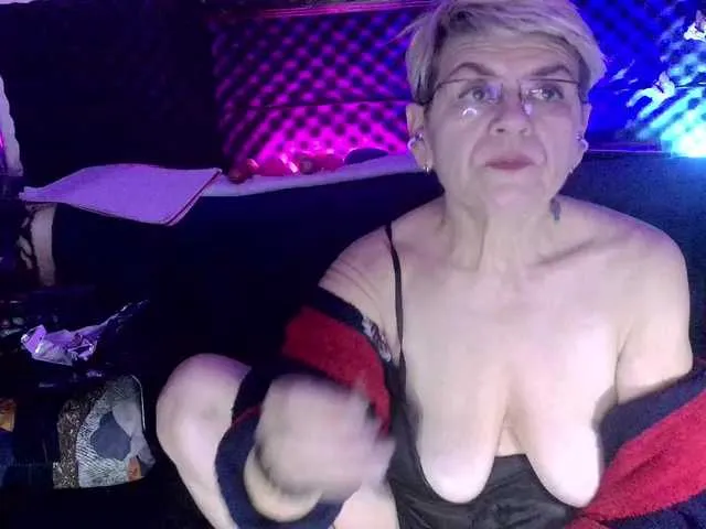 Live sex webcam photo for Fantasyca #292831344