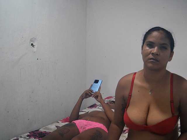 Live sex webcam photo for Fantasydoves #276331119