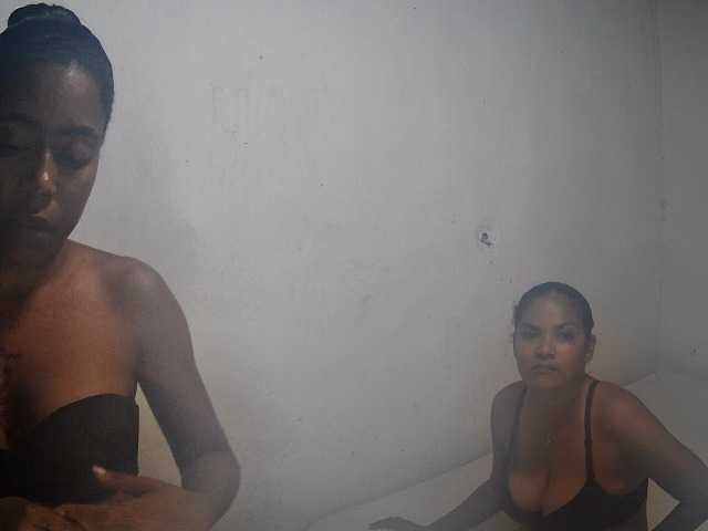 Live sex webcam photo for Fantasydoves #276666784