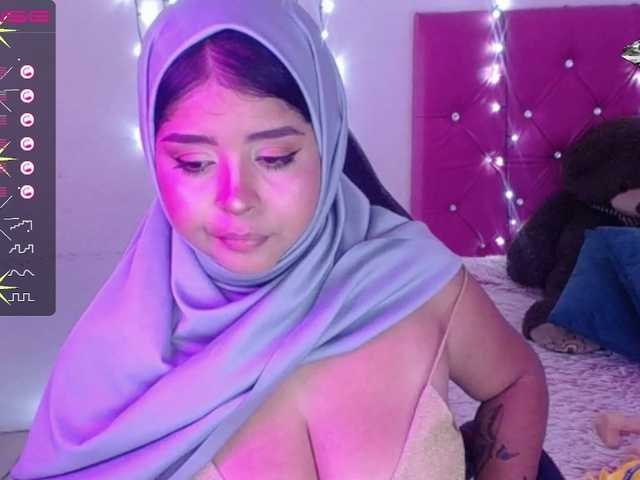 Live sex webcam photo for Fariha-menem #274188890